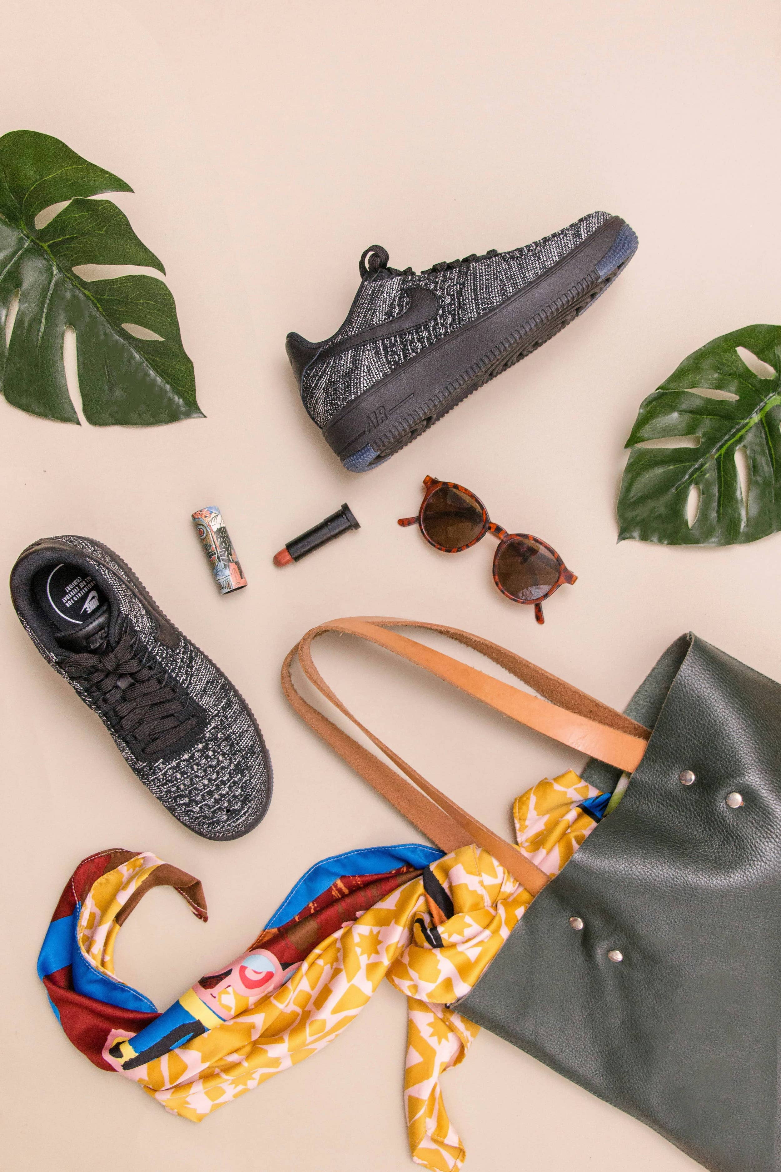 Effortless everyday outfit with sustainable wardrobe essentials for a conscious lifestyle.